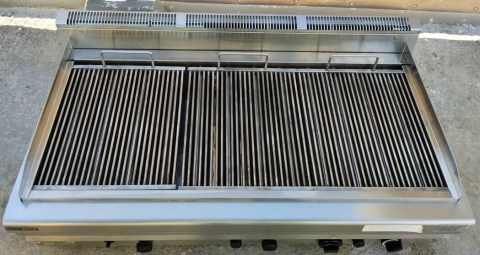 Μεταχειρισμένο Γκριλ Αερίου Τριπλό Επιτραπέζιο 117x70x43Cm  Με Βαλβίδα Εισαγωγής Νερού Για Το Συρτάρι 